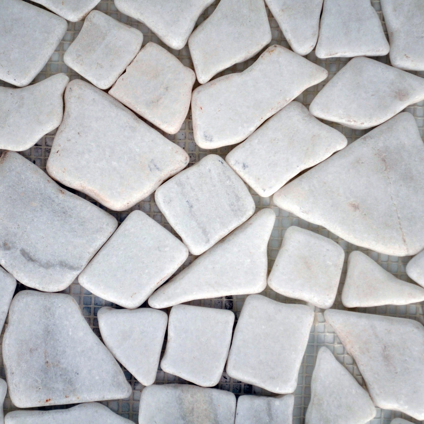 Pebble Stone White Crystal