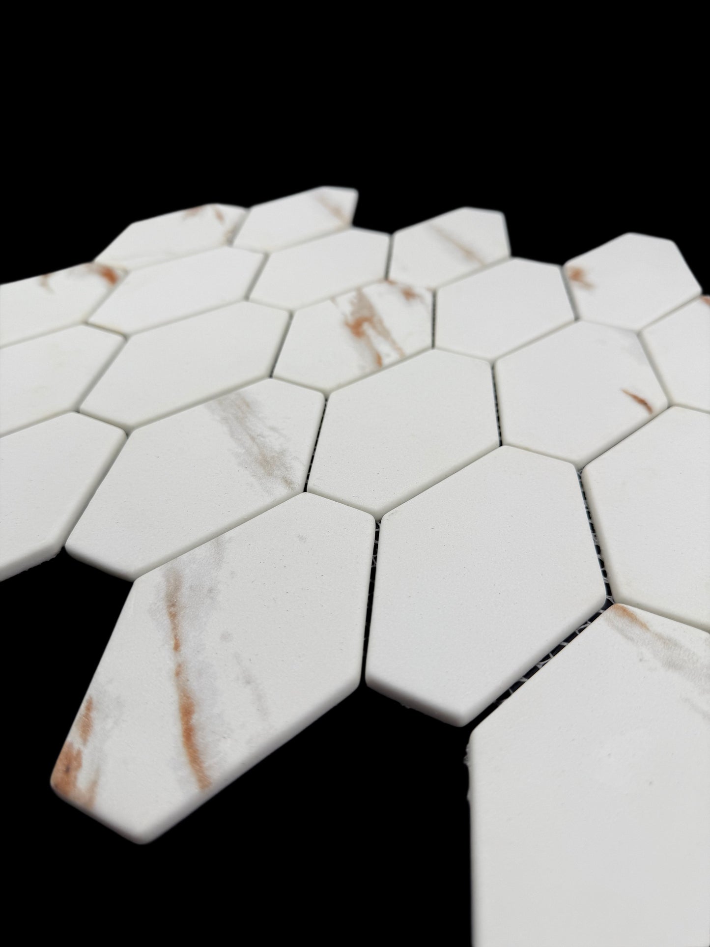 Winds Vetro Sirocco Glass Stretched Hex