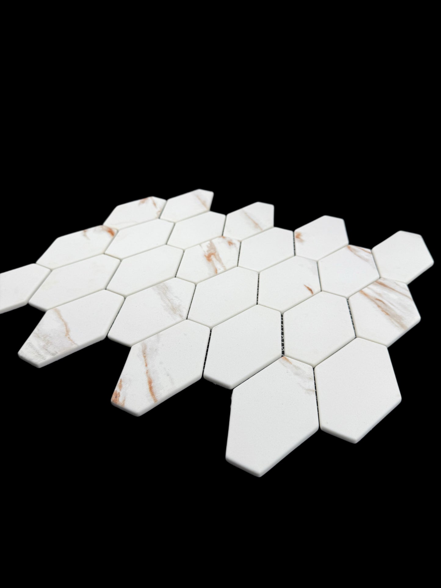 Winds Vetro Sirocco Glass Stretched Hex