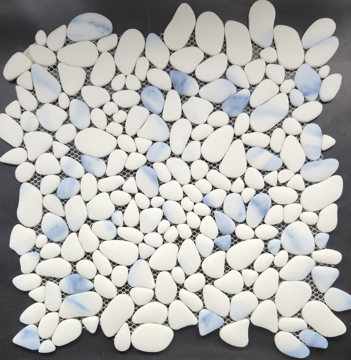 Pebble Stone Blue Celeste with White