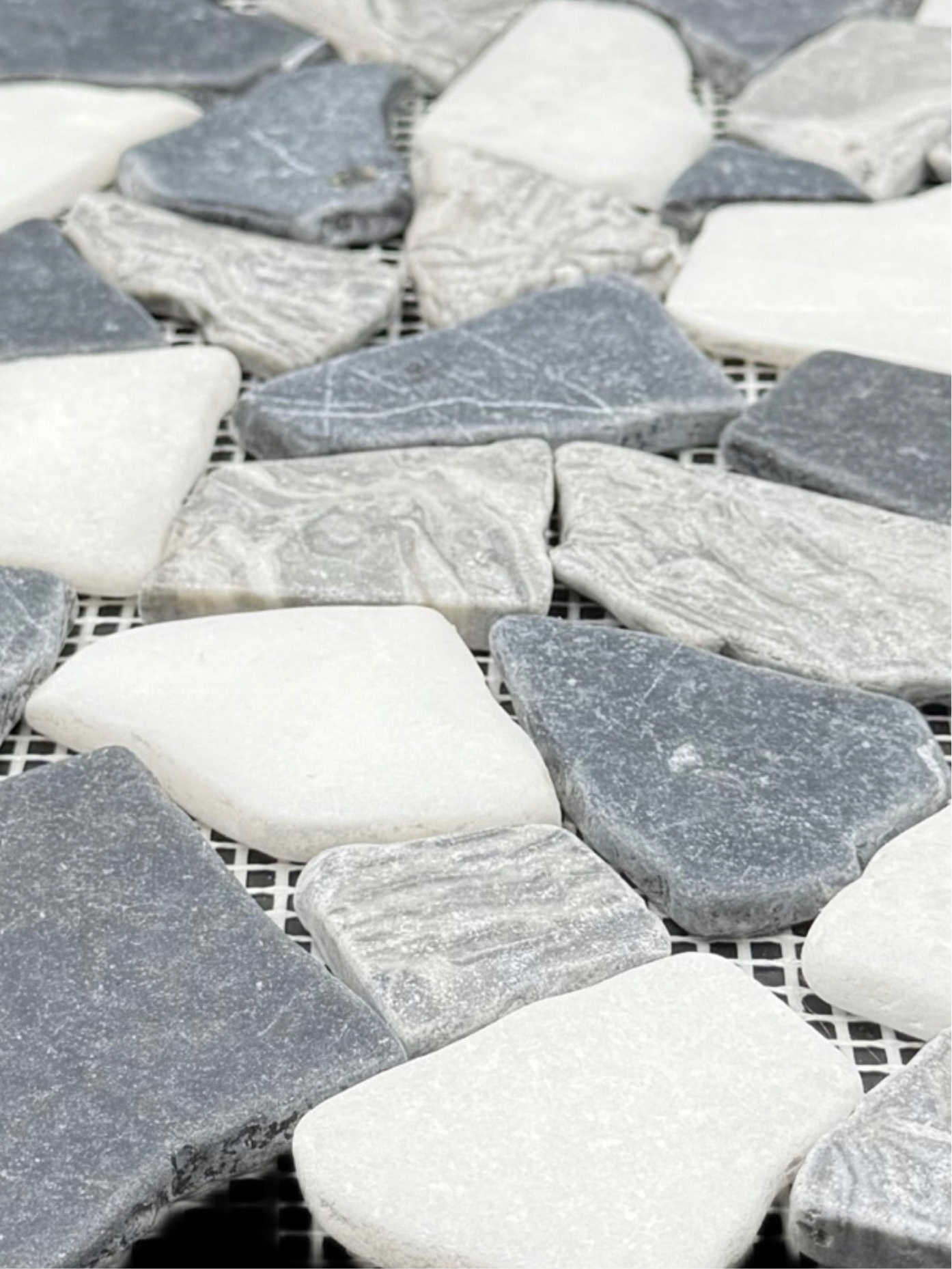 Pebble Stone White / Black / Grey