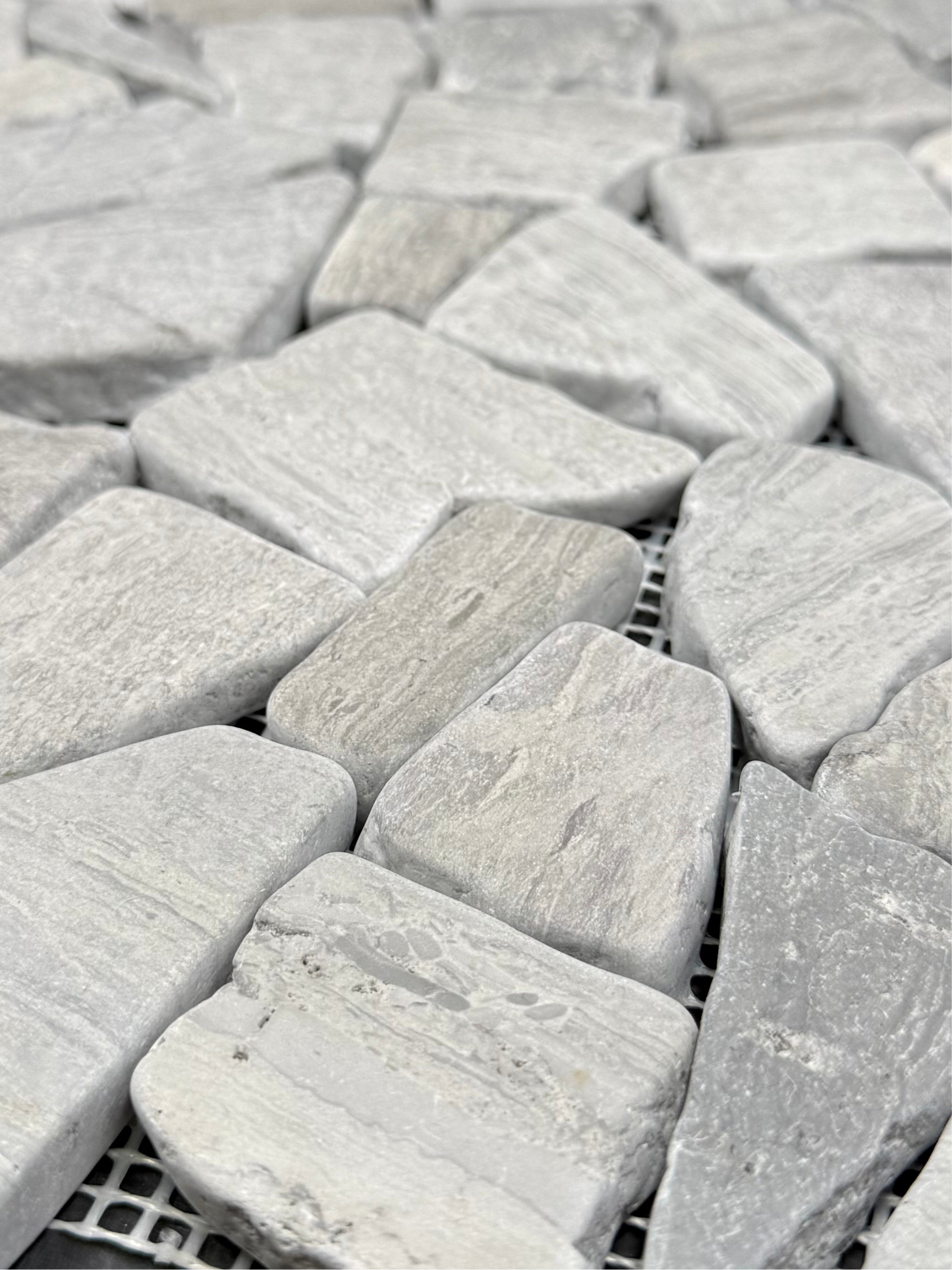 Pebble Stone Antique Blue Vein