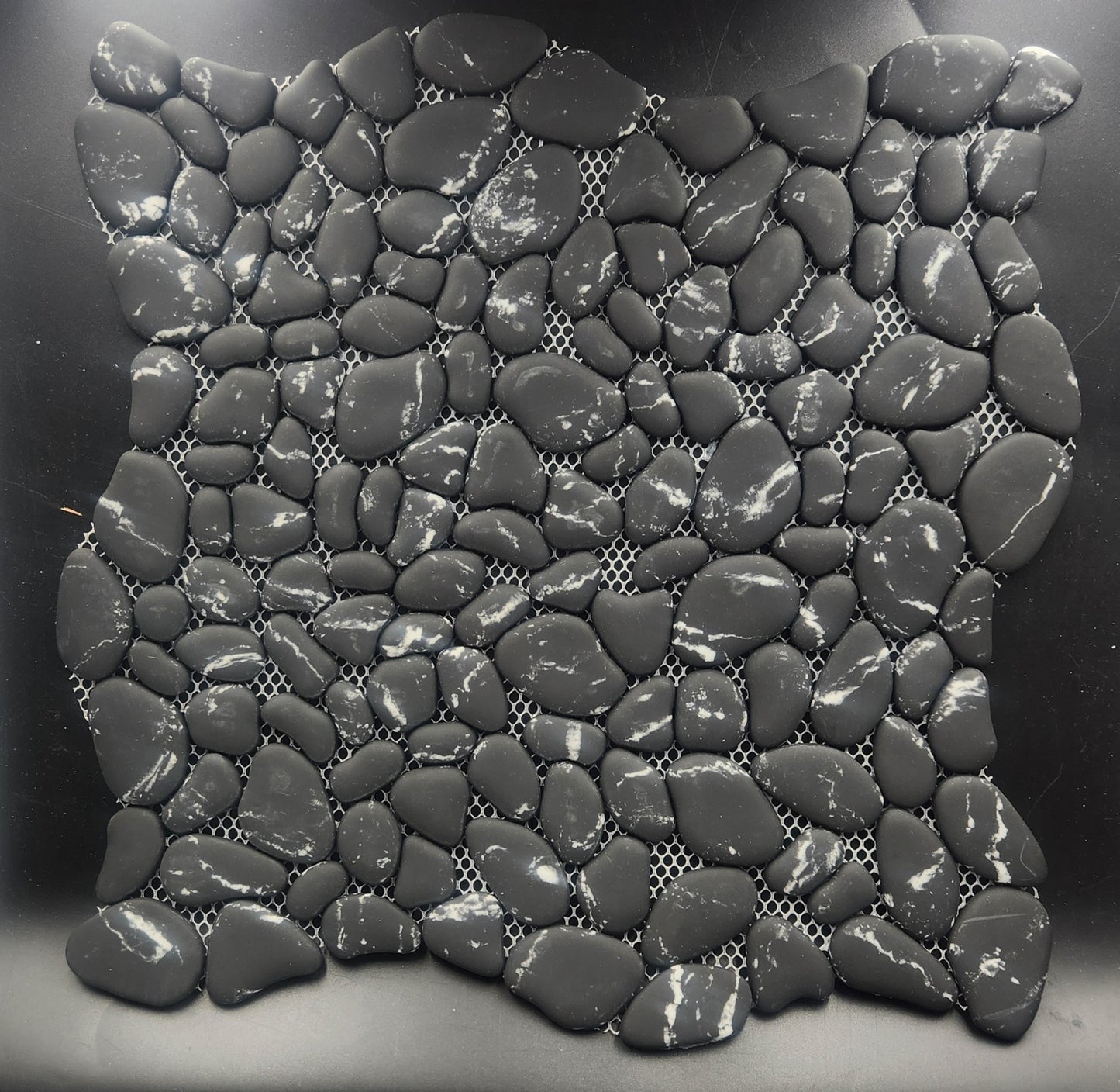 Pebble Stone Black